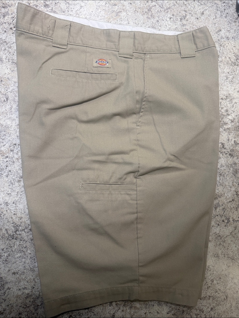 Dickies Men’s Straight Chino Shorts — Khaki/Tan